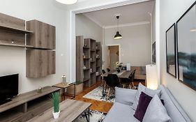 C.4 Red Rose #Colony_Central_Apartment