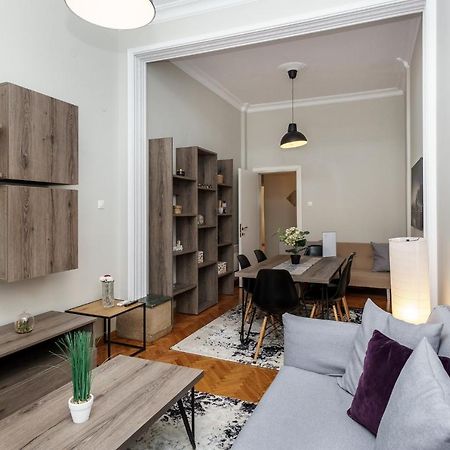 C.4 Red Rose #Colony_Central_Apartment Selanik Dış mekan fotoğraf