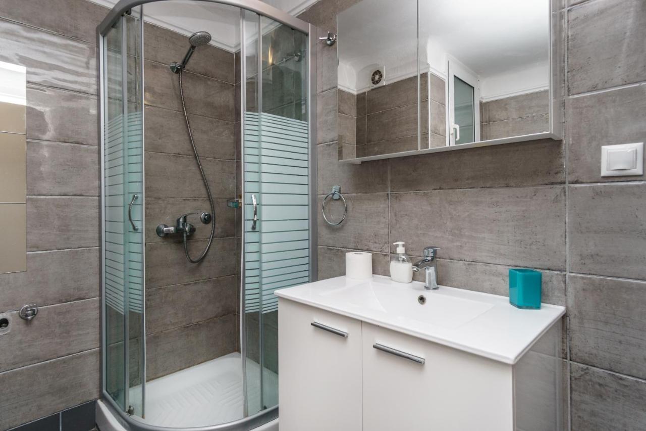 C.4 Red Rose #Colony_Central_Apartment Selanik Dış mekan fotoğraf